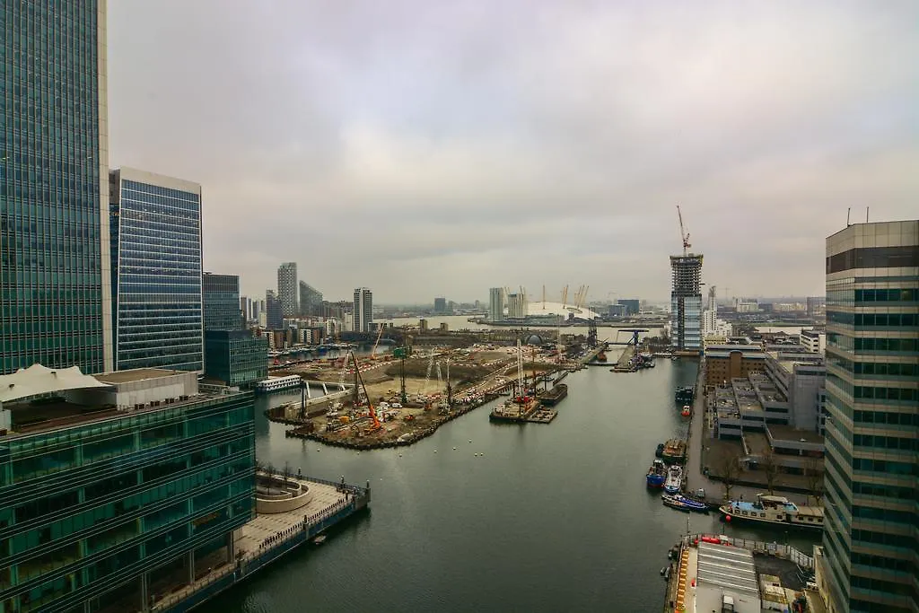 Canary Wharf - Corporate River View Apartments لندن